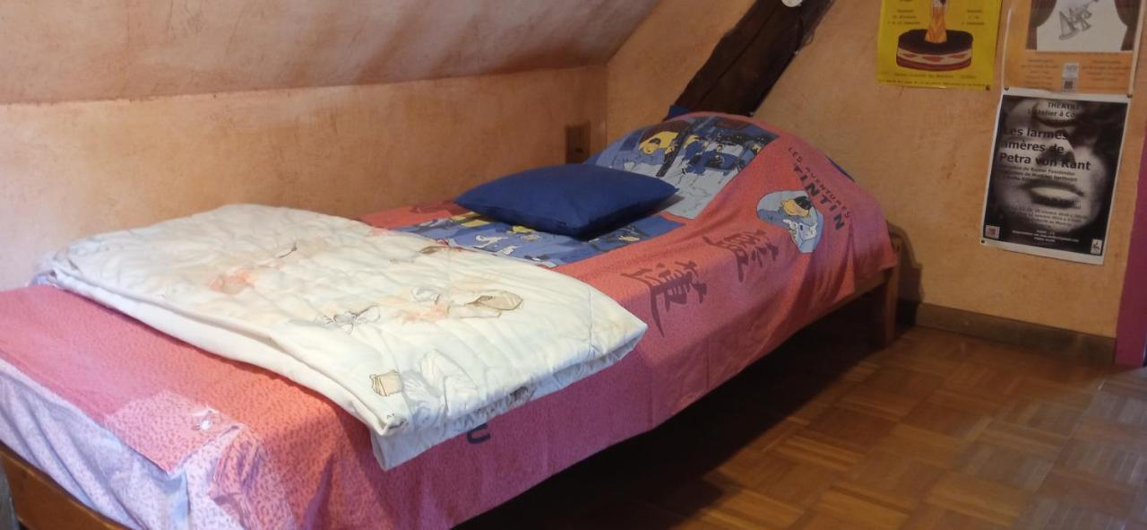 Chantilly ,Petit Dejeuner Et Table D'Hotes Possible Noyers  Exterior photo