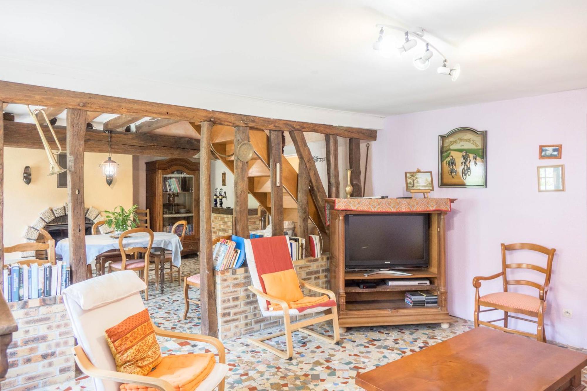 Chantilly ,Petit Dejeuner Et Table D'Hotes Possible Noyers  Exterior photo